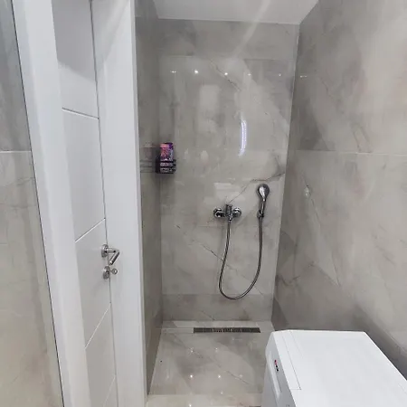Zeus Apartment